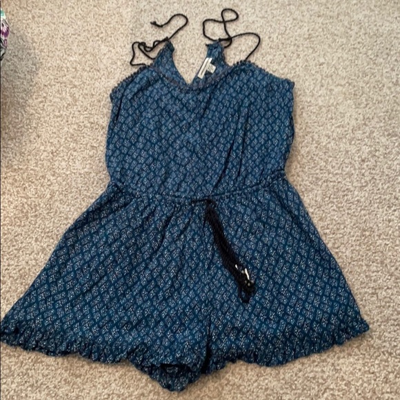 American Eagle Outfitters Pants - American eagle patterned romper